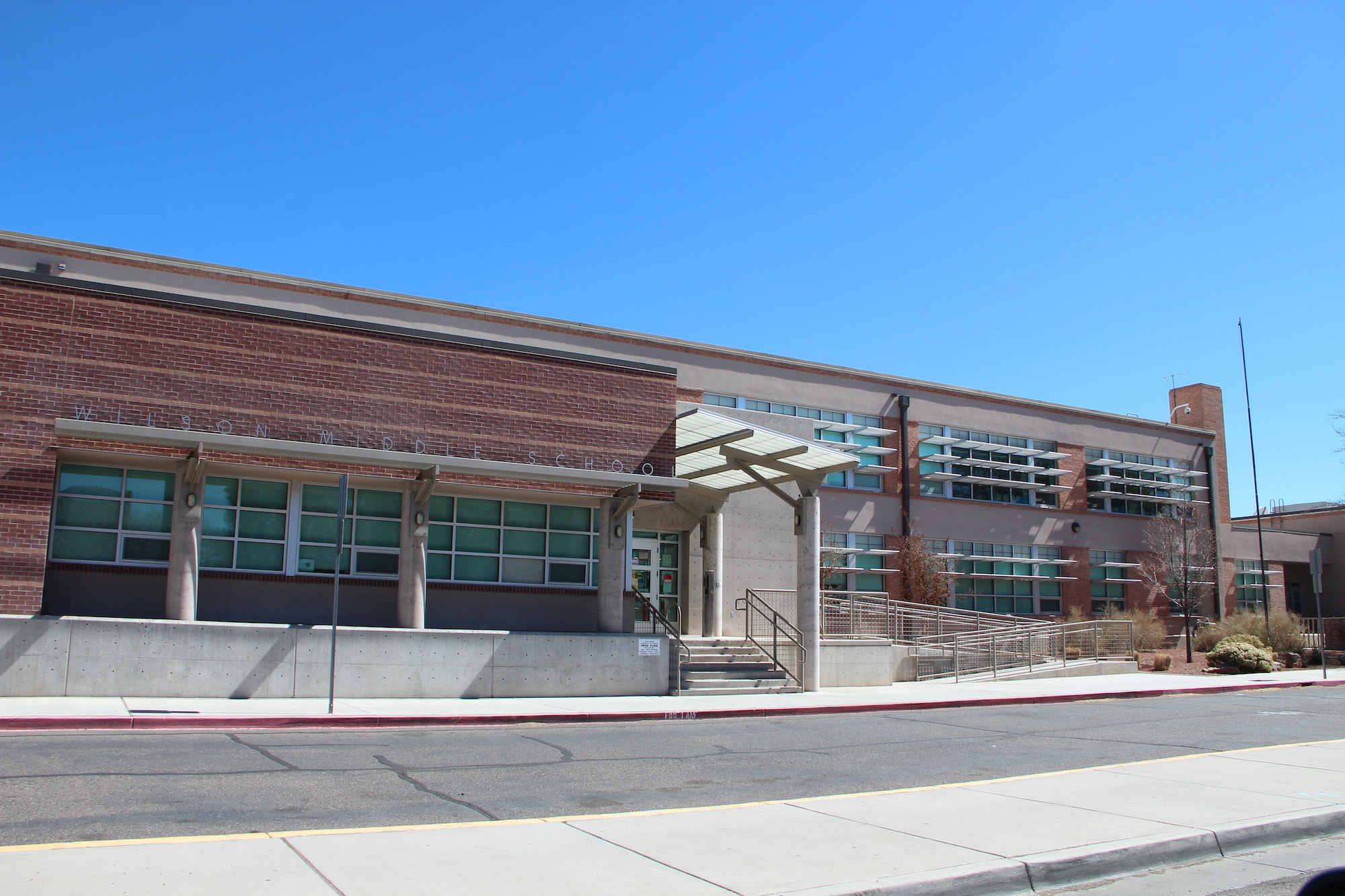 Picture of Wilson Middle School 1138 Cardenas Dr SE, Albuquerque, NM 87108